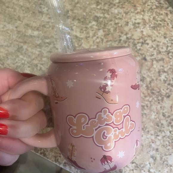 Woman - Picture 3 of 4